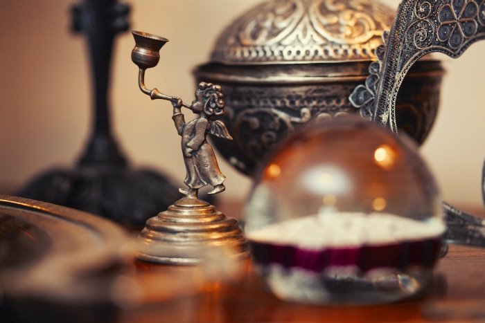 Snaga žene: o ženskom principu, stvaranju, majčinstvu kao odgovornosti prema budućnosti i nepresušnoj moći koju imaju žene