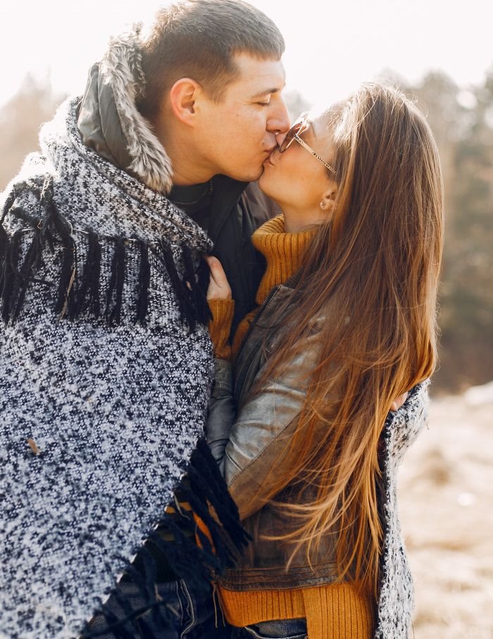 Kako funkcioniše zakon privlačenja u ljubavi: da li se suprotnosti zaista više privlače?