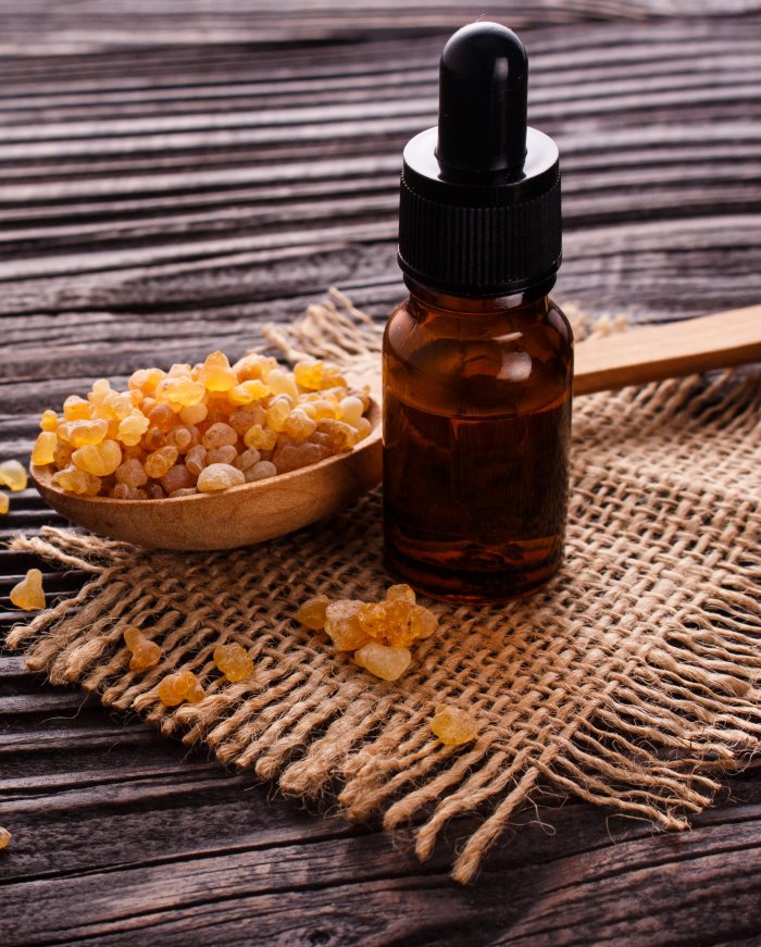 TAMJAN ČINI ČUDA ZA ZDRAVLJE! Leči disajne infekcije, smanjuje upale u organizmu: Evo kako da koristite ovu lekovitu smolu za dušu i telo