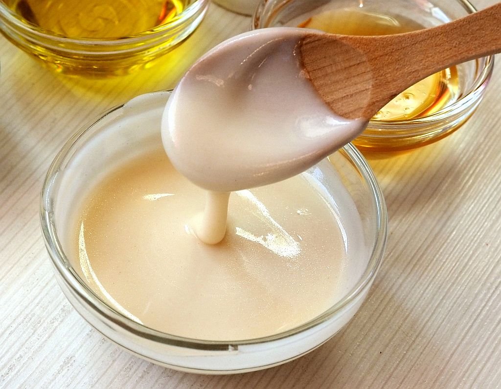 Maska za lice od pirinča za kožu koja sija i lepši ten.