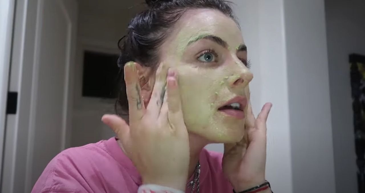 Negujuća maska za blistavu kožu i kosu s avokadom