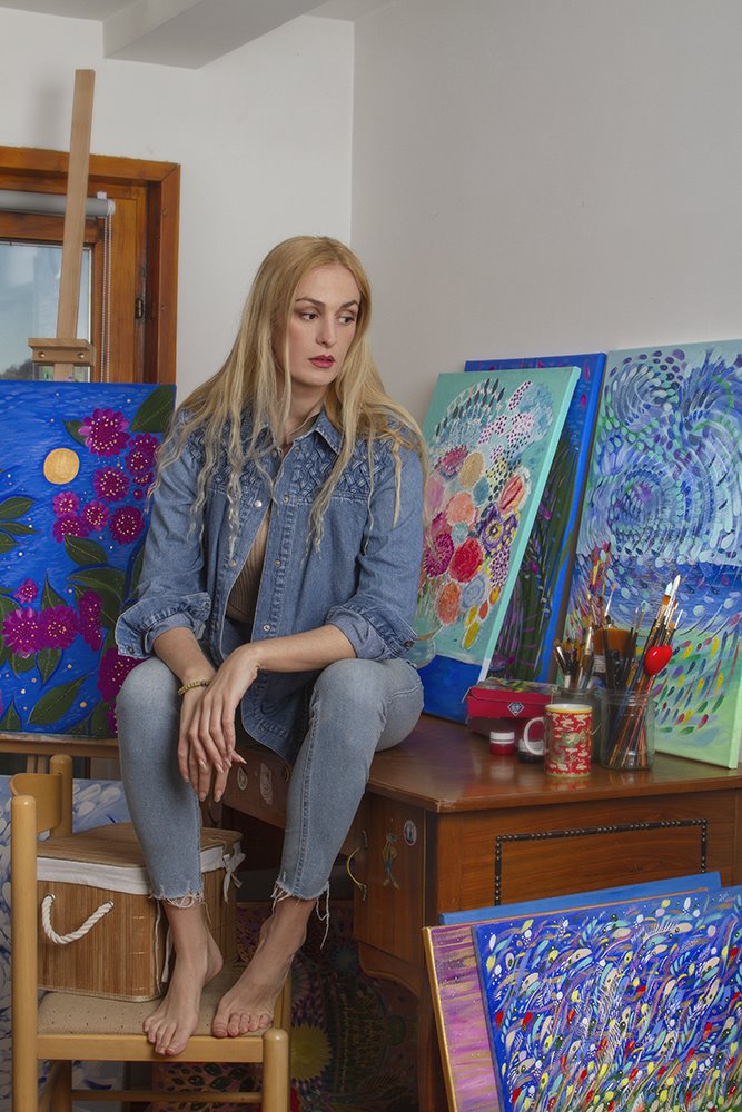 Simona Pavlović, portret u ateljeu.jpg