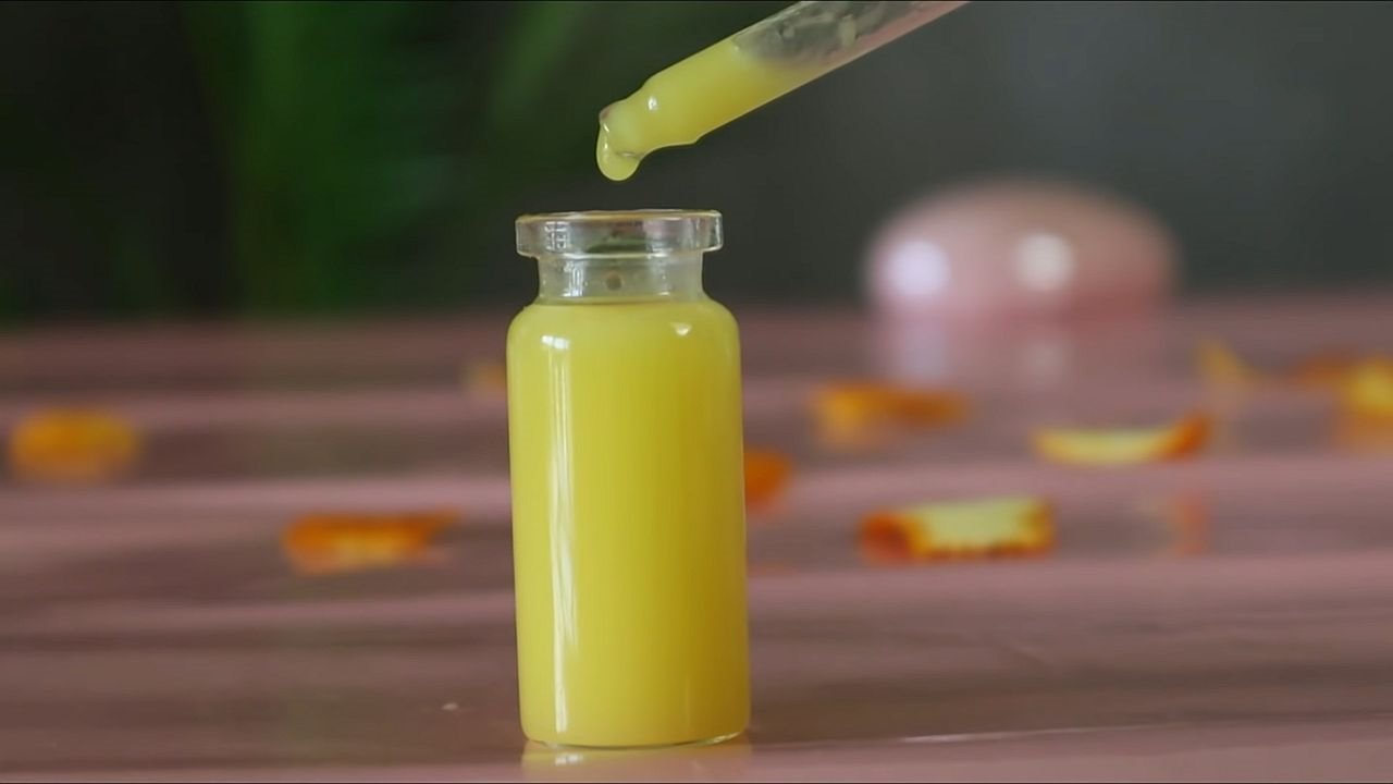 Serum za negu kože od pomoranžine kore protiv starenja.