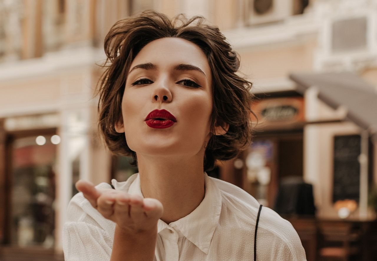 Osobine koje ima šarmantna žena.