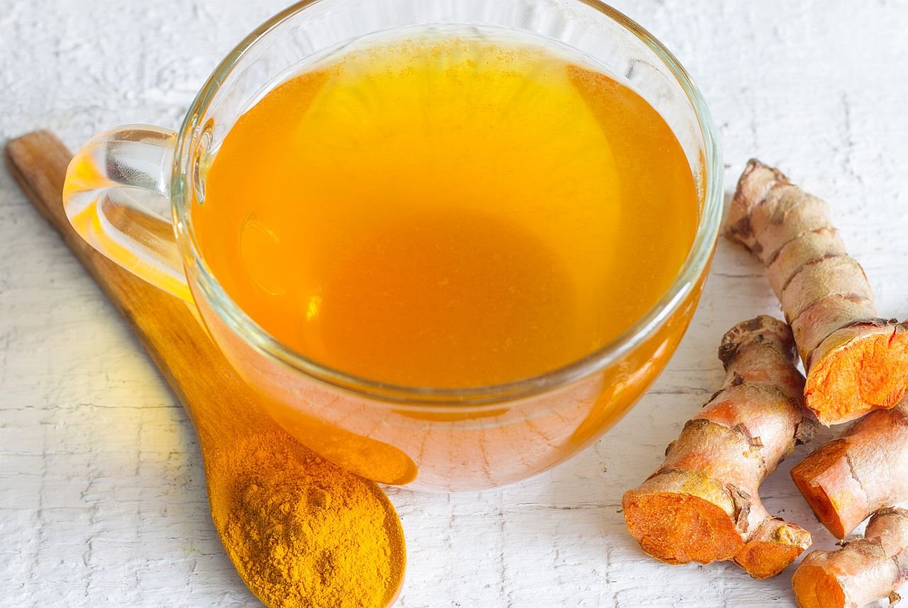 Recept za zdrav napitak od kurkume i limuna.