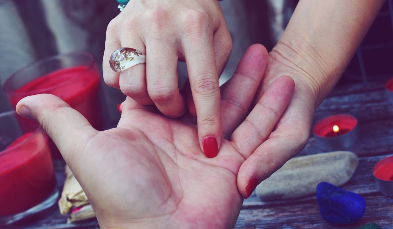 Kako se predviđa budućnost na osnovu linija na dlanu