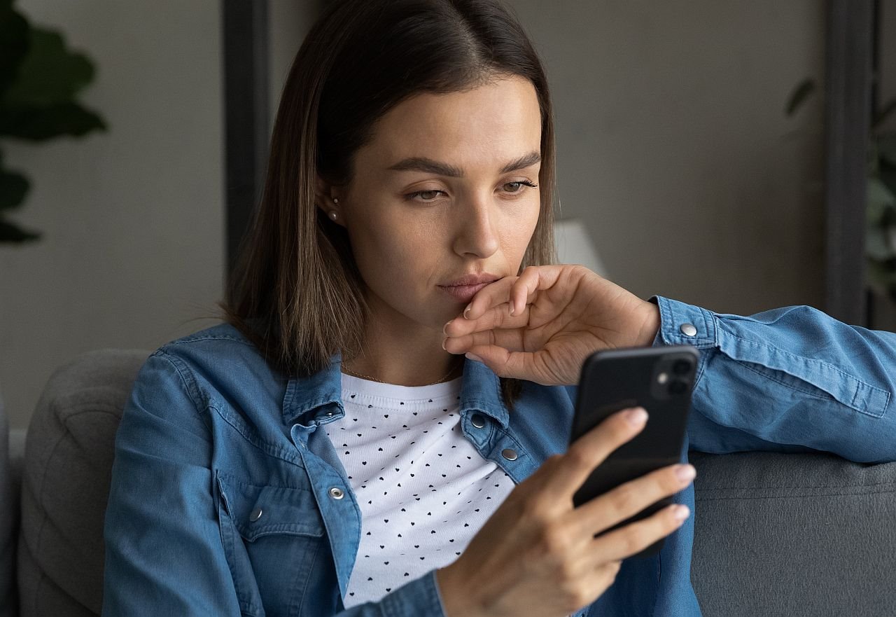 Kako čitanje loših vesti utiče na mentalno zdravlje.