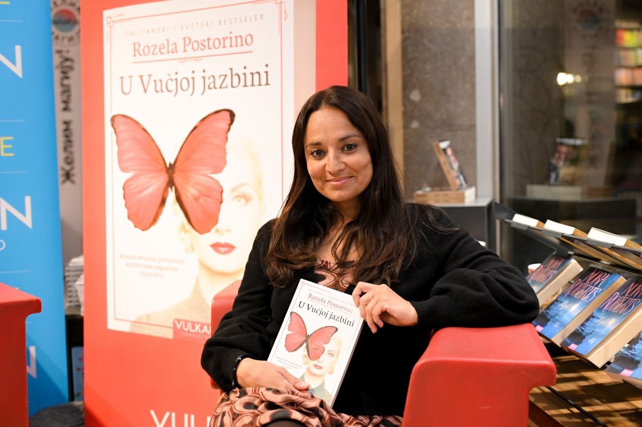 Predstavljanje romana u Vučoj jazbini.jpg