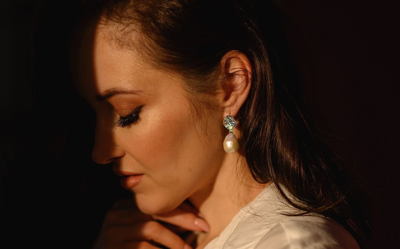 Osobine žene koja sija iznutra i ima unutrašnju lepotu.