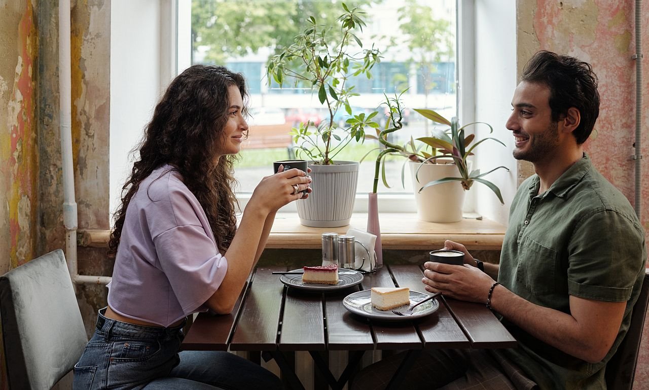 Kako da pročitate misli osobe koja je prekoputa vas.