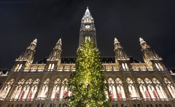 Atmosfera praznične sreće u svetskim metropolama