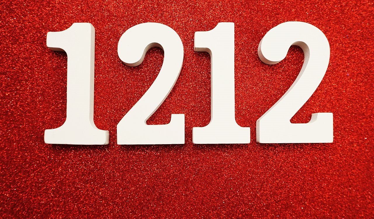 Numerološki niz 1212 datum ogledala