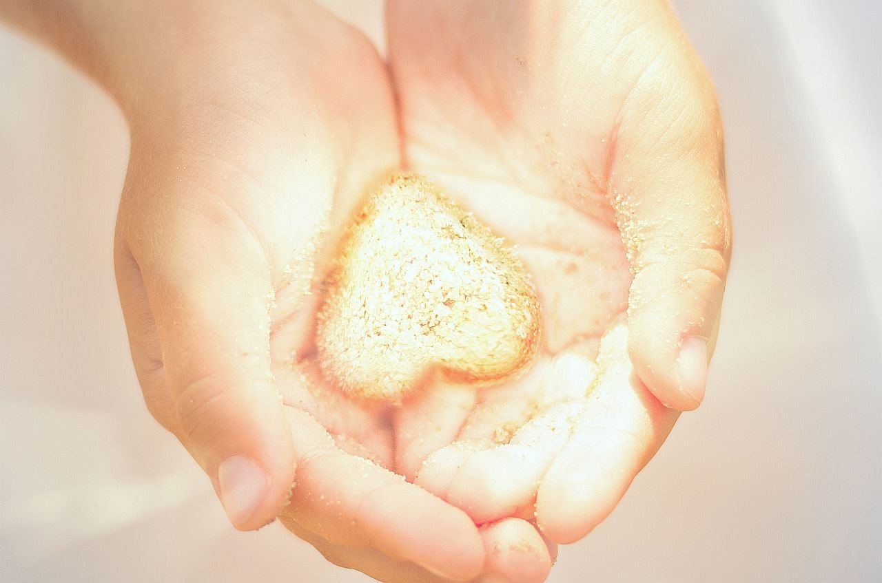 4 citata pisca Ekarta Tola o životu sreći i blagostanju.