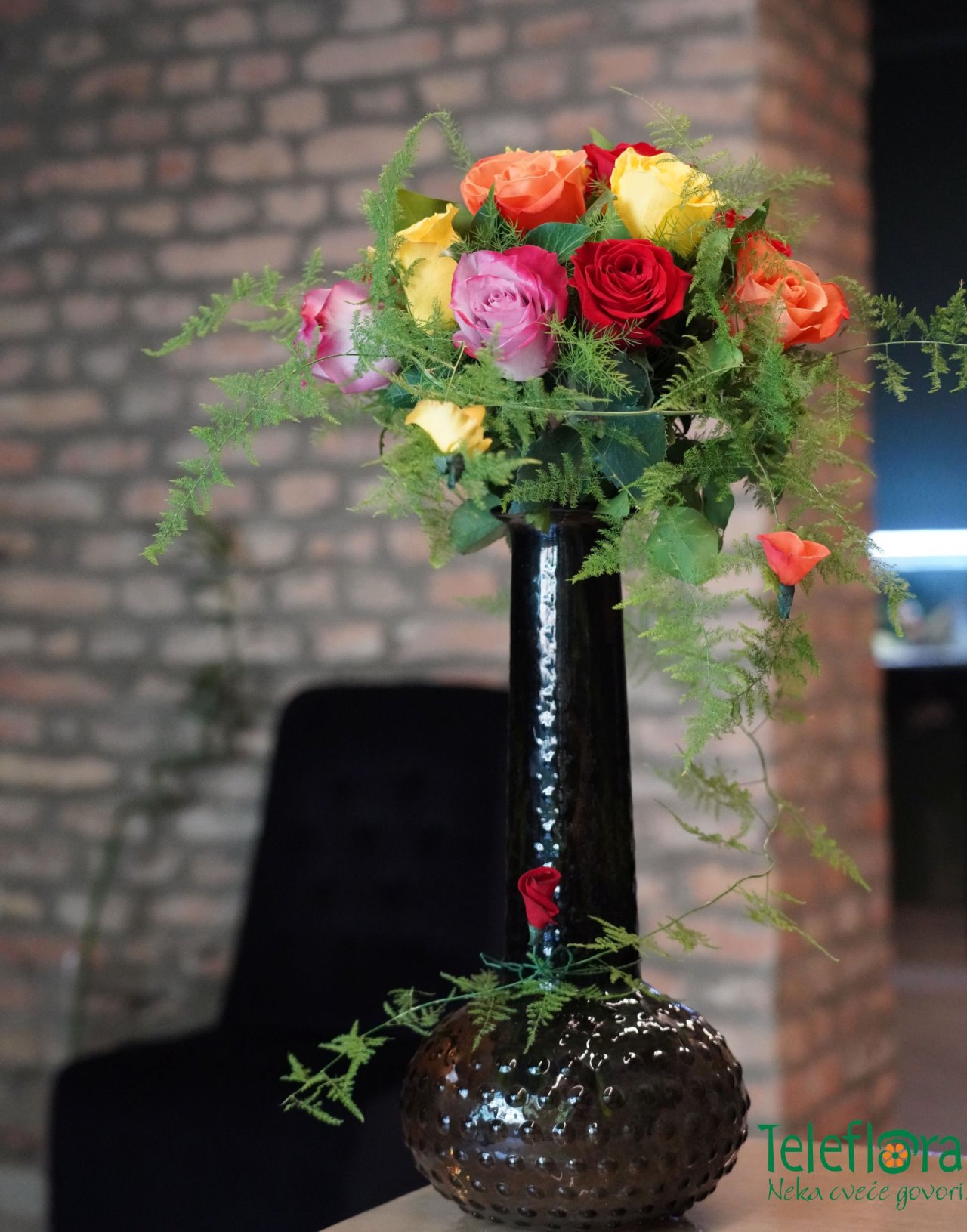 Teleflora proporučuje cvetne aranžmane za 8. mart.j