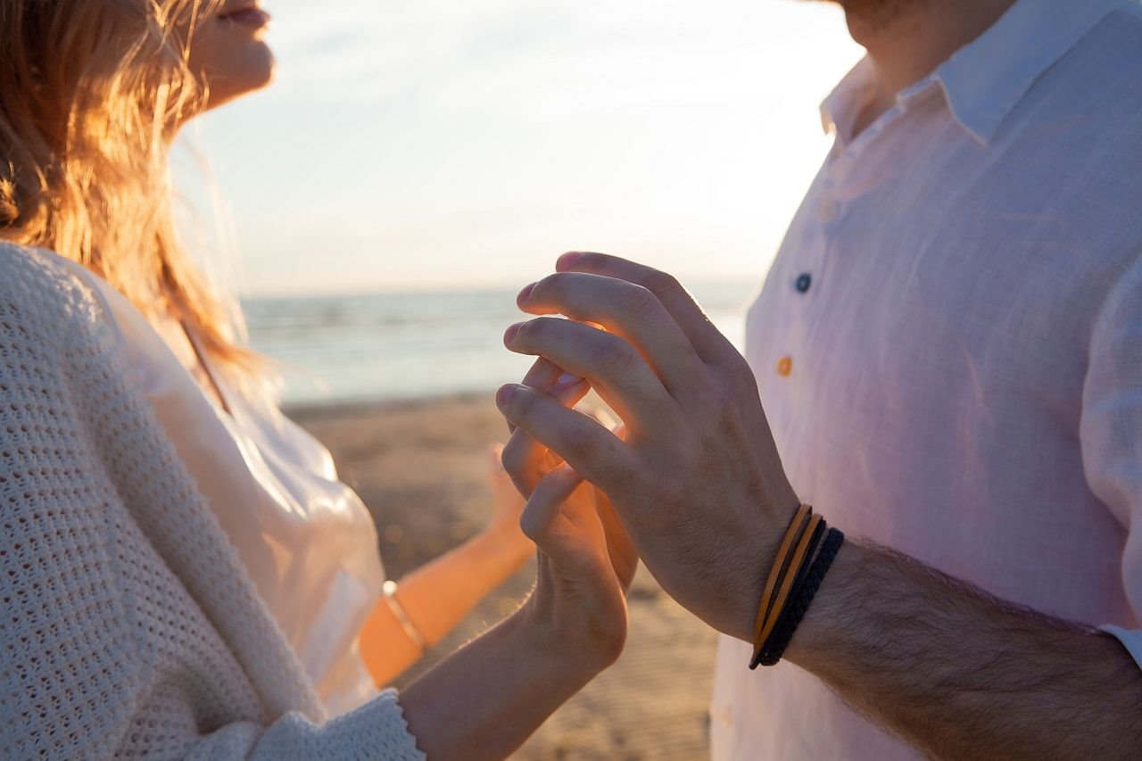 Veza sa slabim muškarcem.