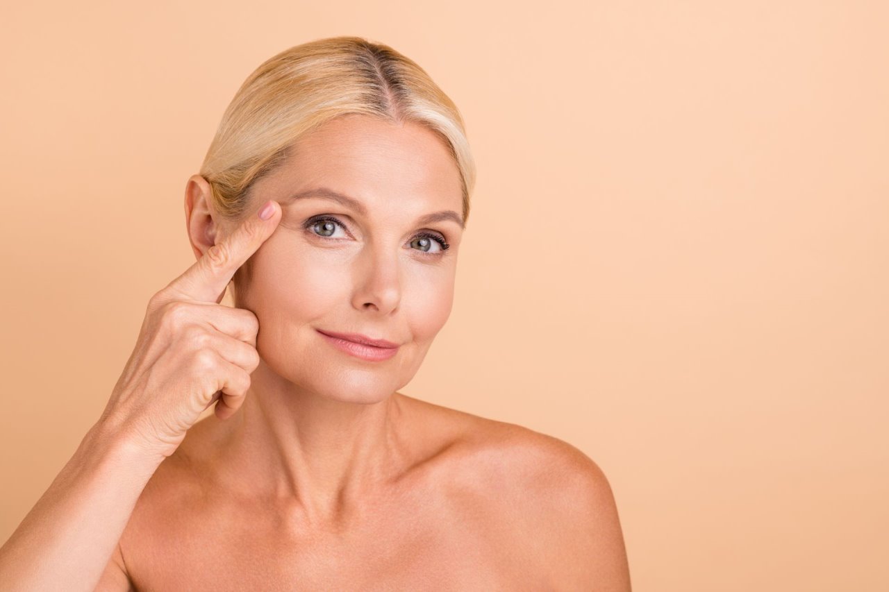 Kako da negujete retke obrve biljna ulja za gustinu.