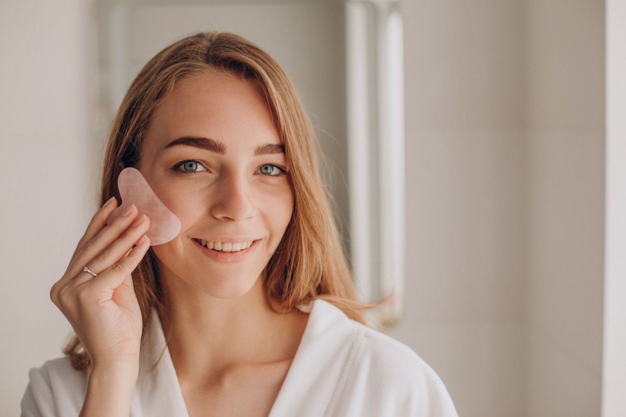 2 tehnike koje skidaju 20 godina sa lica za žene preko 50.