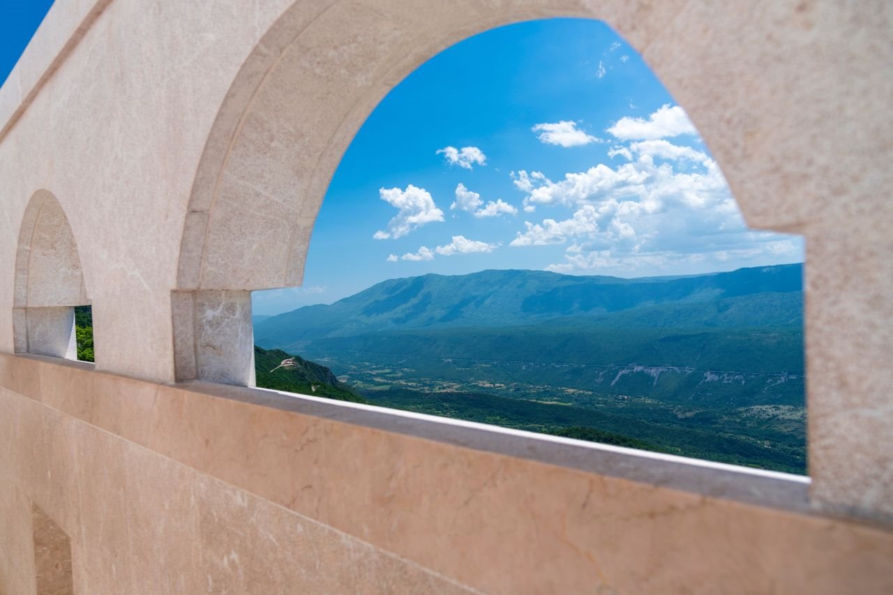 Ostrog_2195848589.jpg