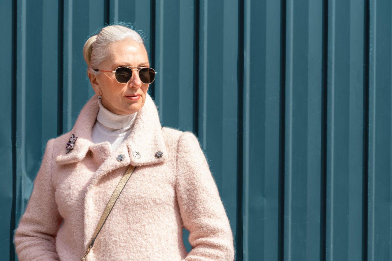 Kako da žene preko 60 godina nose pastelne boje sa stilom_1980456257.jpg