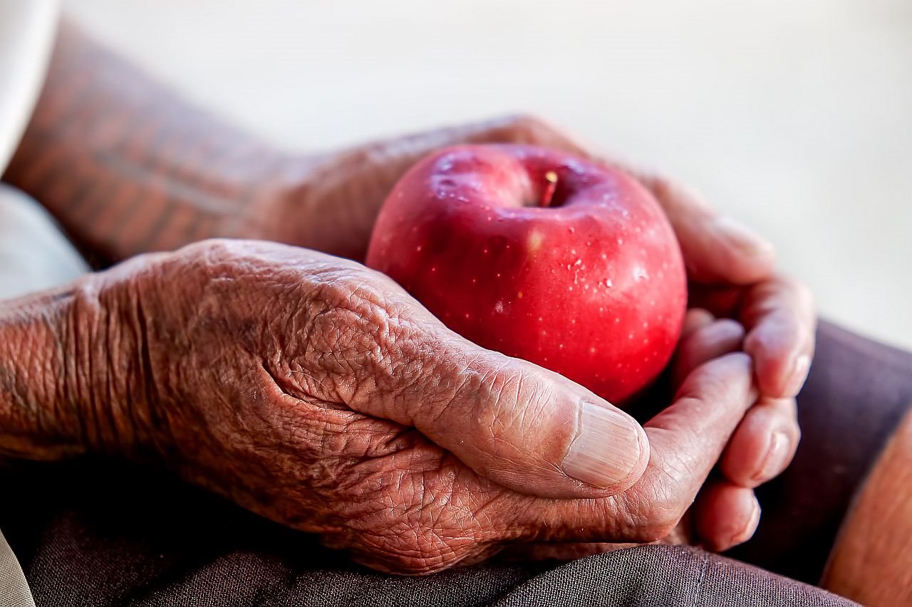 Ima 107 godina i otkriva kako biti dugovečan.