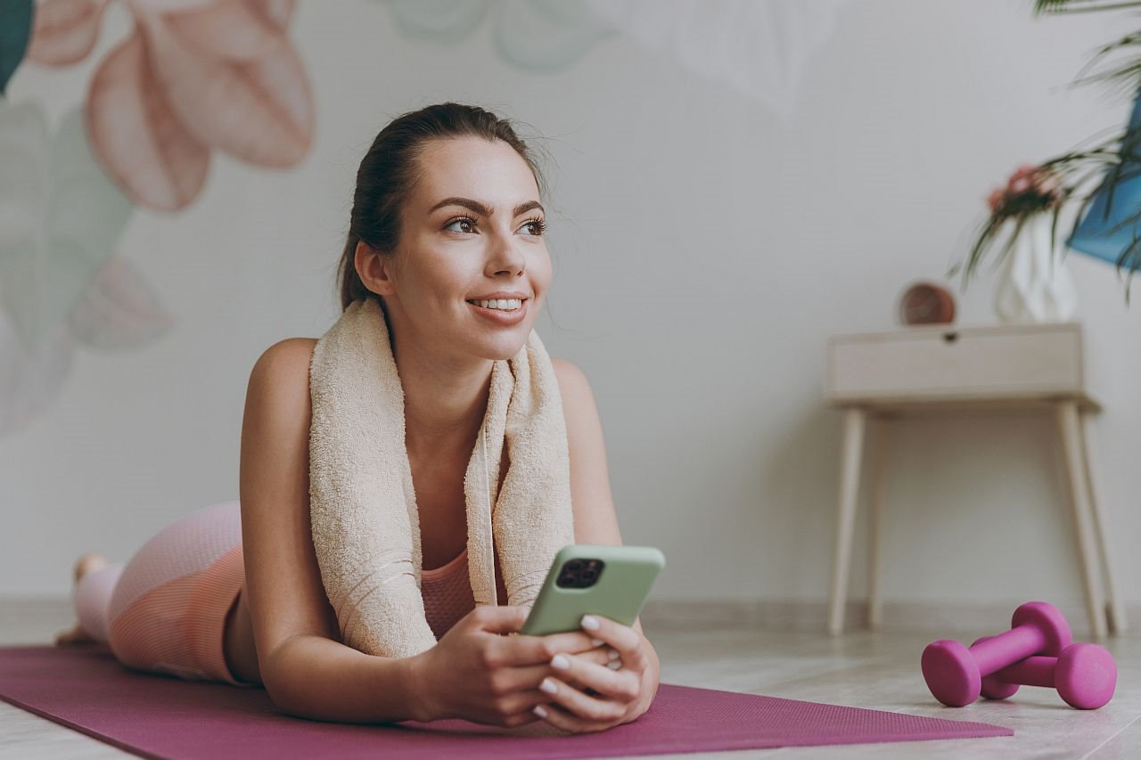 Vežba kopenhagenski plank zateže telo.