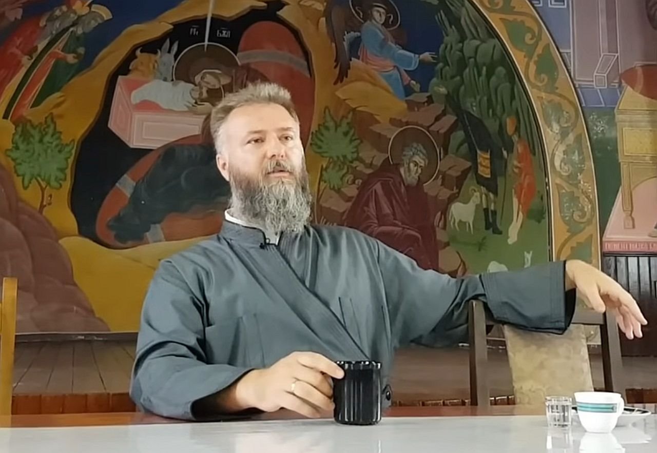 Otac Predrag Popović