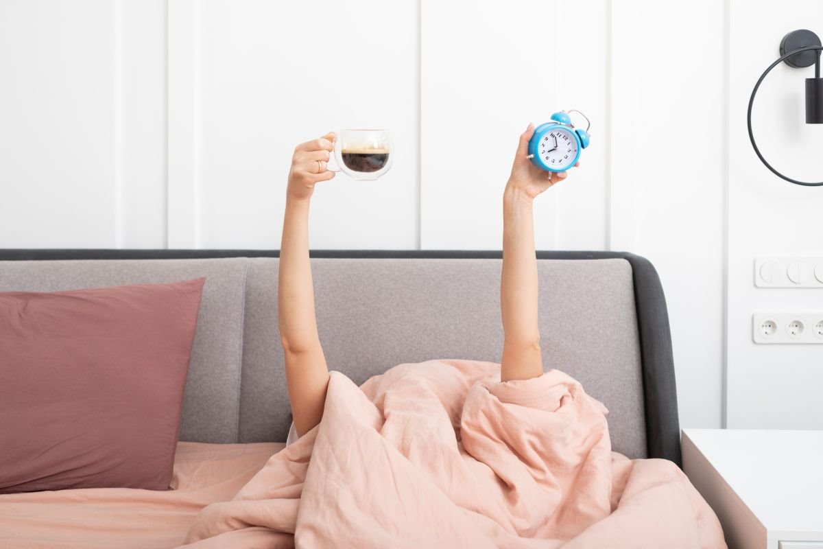 Buđenje uz kafu i časovnik