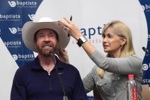 Čak Noris i Džina O'Keli