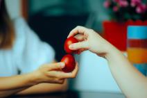 Kucanje jajima za Uskrs