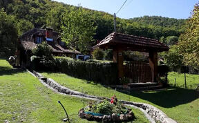 Bogutovačka banja (1).jpg