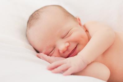 Šta znači ako se beba smeje dok spava