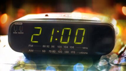 Sat koji pokazuje da je 21:00h