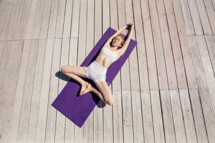 Joga vežbe koje nas brzo oslobađaju od stresa: 5 asana za maksimalno opuštanje i očuvanje zdravlja