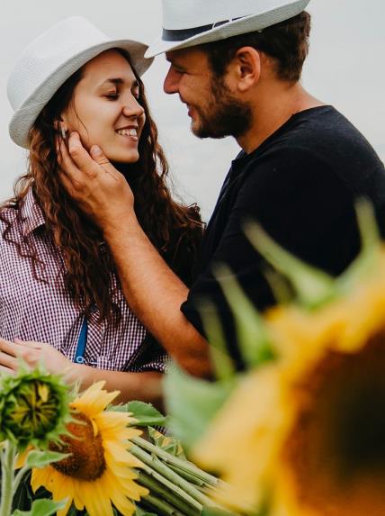 Ljubavni horoskop za avgust 2019. godine: mesečni horoskop romansi i strasti