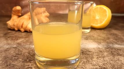 Đumbir, med i limun su sastojci moćnog soka za imunitet