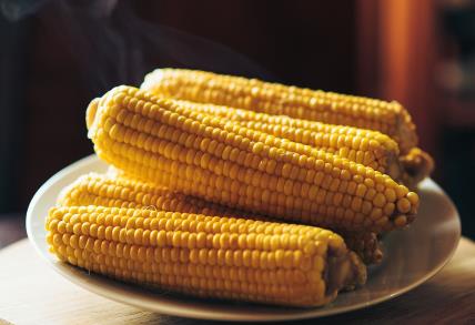 Kuvani ili pečeni kukuruz šta je zdravije.