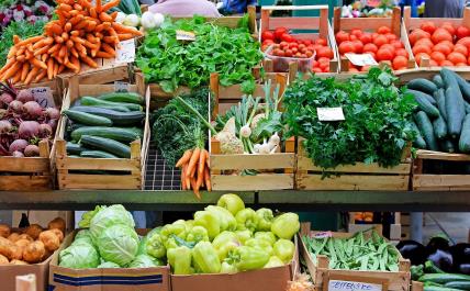 Voće i povrće najviše tretirani pesticidima u 2023.