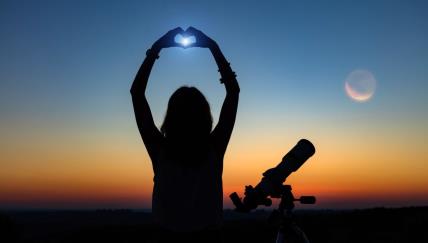 3 horoskopska znaka doživljavaju uzbuđenje ljubavi 21. avgusta 2025