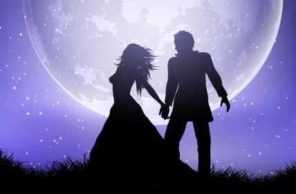 Zaljublejni par kraj Meseca