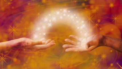 Ruke koje se dotiču u kosmosu