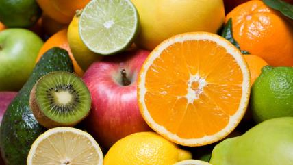 Voće - kivi, avokado, naramdža, jabuka