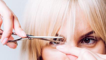 Žena šiša šiške