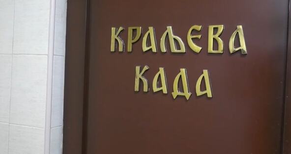 2026_09_07_11_40_33_VRANJSKA_BANJA_gde_se_vide_samo_dve_boje_ZELENA_brda_i_PLAVO_nebo_TURE_KROZ_A.jpg