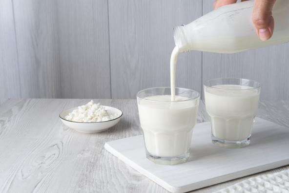 Da li je bolje piti grčki jogurt ili kefir