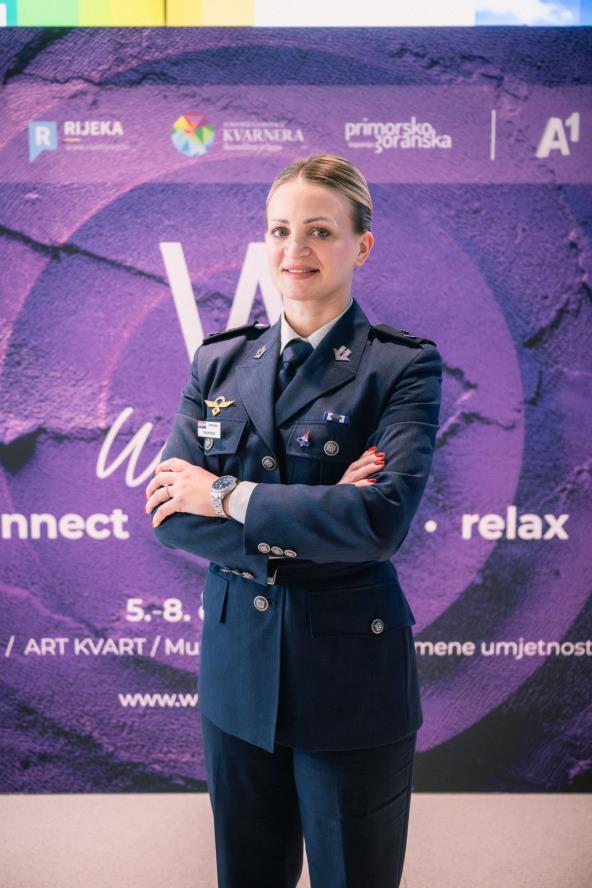 Antonija Trupinić, bojnica Hrvatskog ratnog zrakoplovstva i vojna pilotkinja.jpg