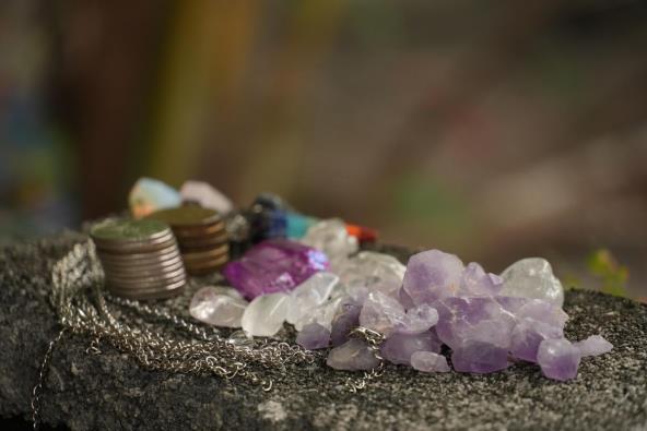 Novčići i kristali