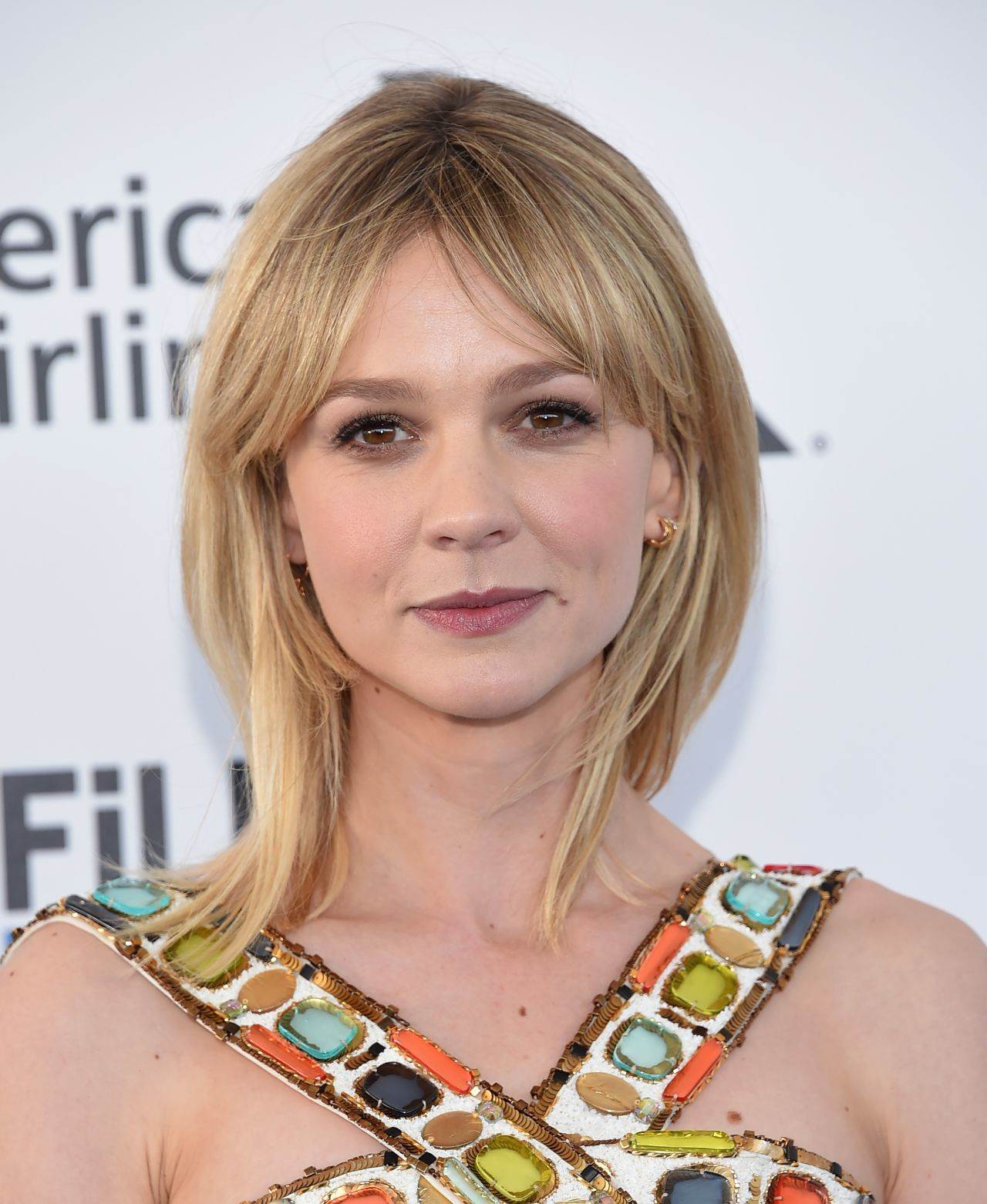 Frizura sa šiškama da izgledate mlađe_1321304783.jpg