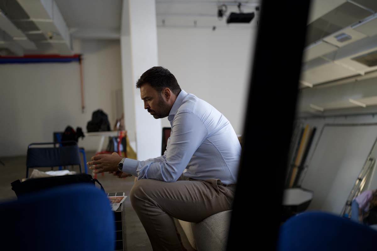 Poznati muškarci na setu slikanja za naslovnu stranu magazina Lepa i Srećna