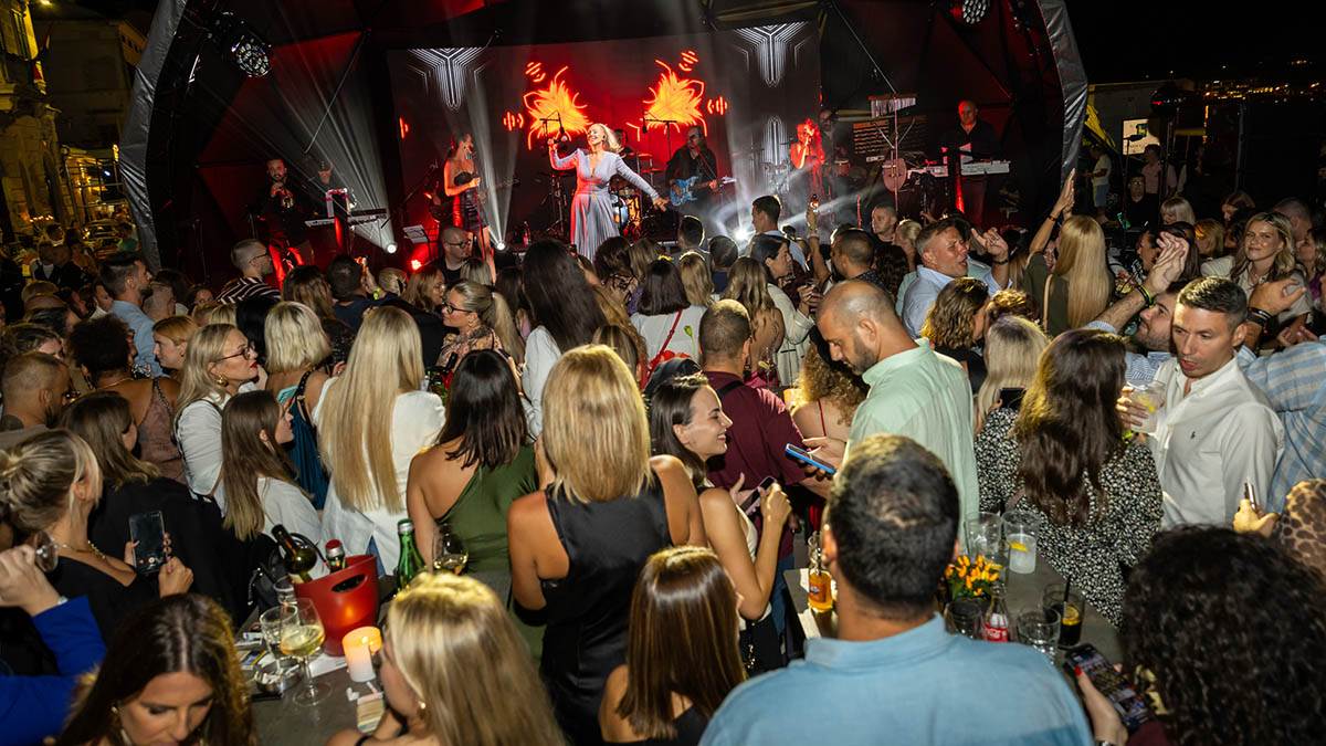 WMG i Lepa brena u Rovinju (5).jpg