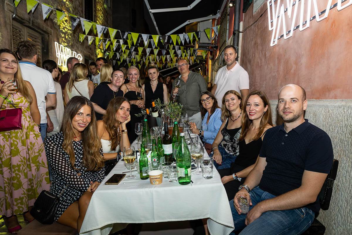 WMG i Lepa brena u Rovinju (6).jpg